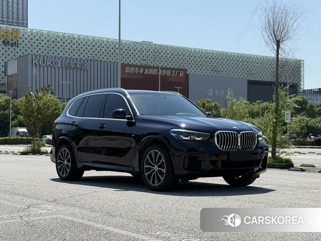 BMW X5 (imported) 2022 Черный из Китая, фото 2