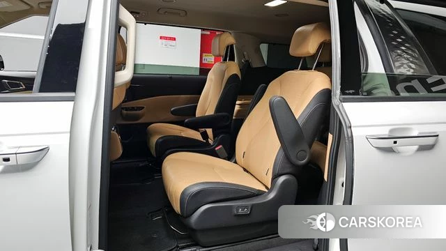 Kia Carnival 4th generation 2023 Белый из Кореи, фото 2