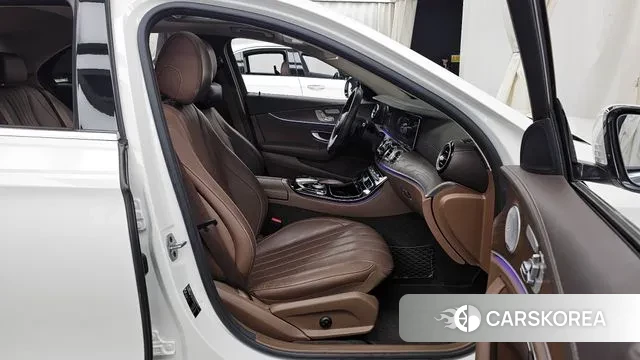 Mercedes-Benz E-Class W213 2019 Белый из Кореи, фото 2