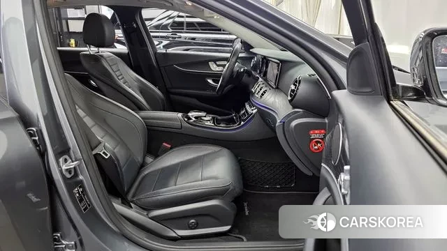 Mercedes-Benz E-Class W213 2019 Серый из Кореи, фото 2