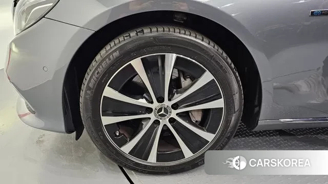 Mercedes-Benz E-Class W213 2019 Серый из Кореи, фото 2