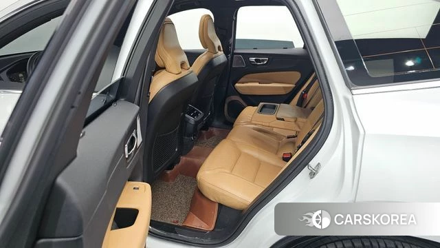 Volvo XC60 second Generation 2020 Белый из Кореи, фото 2