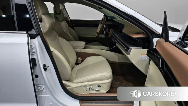 Hyundai Grandeur Hybrid (GN7) 2023 Белый из Кореи, фото 2