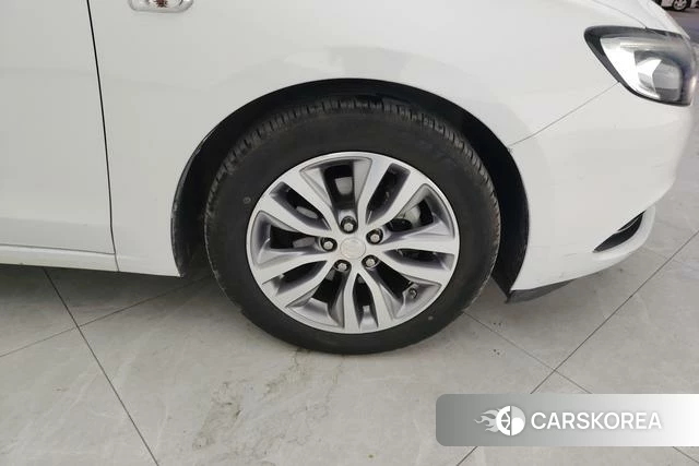 Buick Yinglang 2020 Белый из Китая, фото 2