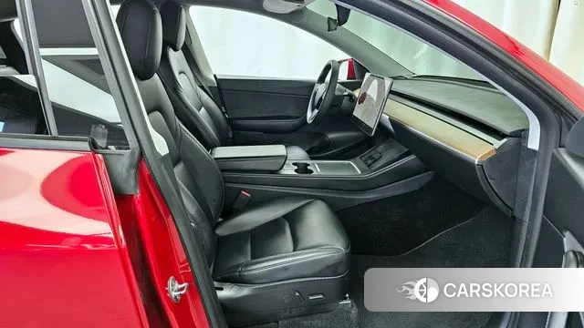 Tesla Model Y 2021 Красный из Кореи, фото 2