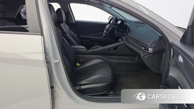 Hyundai Avante (CN7) 2023 Серебристо-серый из Кореи, фото 2