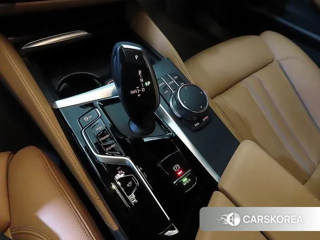 BMW 5 Series (G30) 2023 Серый из Кореи, фото 2