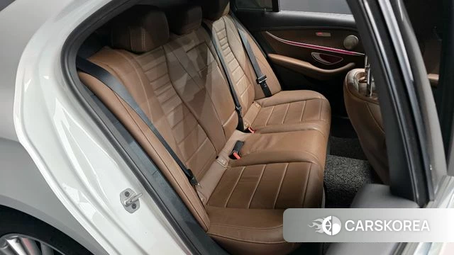 Mercedes-Benz E-Class W213 2021 Белый из Кореи, фото 2