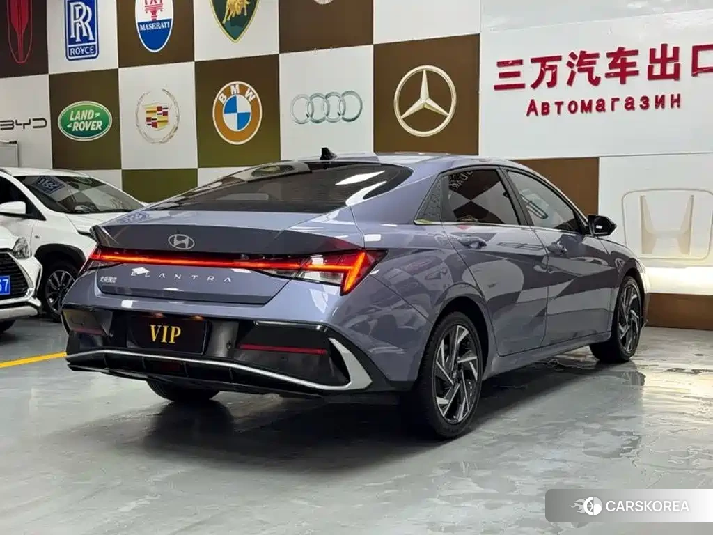 Hyundai Elantra 2023 Синий из Китая, фото 2