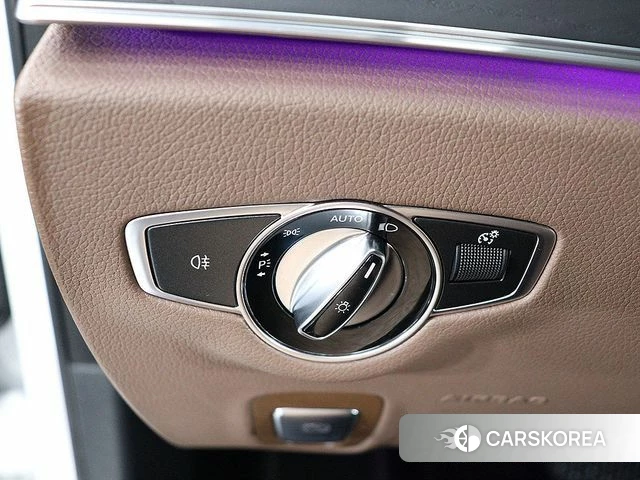 Mercedes-Benz E-Class W213 2021 Белый из Кореи, фото 2
