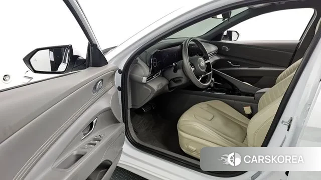 Hyundai The New Avante (CN7) 2023 Белый из Кореи, фото 2