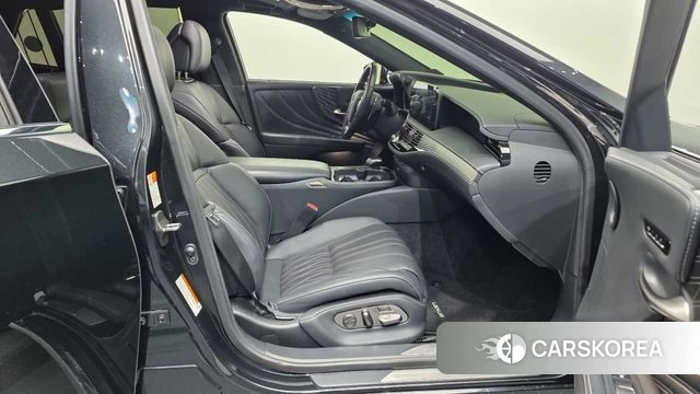 Lexus LS500h 5th generation 2021 Черный из Кореи, фото 2