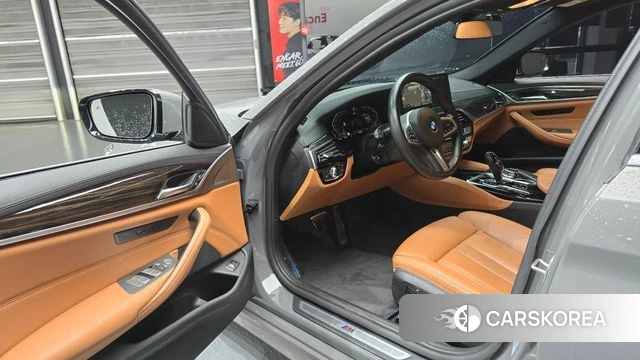 BMW 5 Series (G30) 2021 Серый из Кореи, фото 2