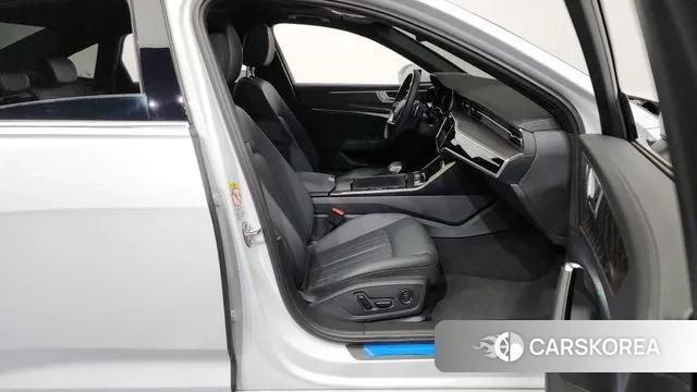 Audi A6 (C8) 2023 Белый из Кореи, фото 2