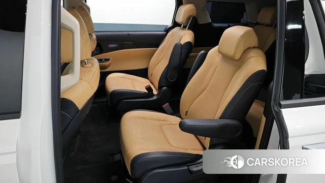 Kia Carnival 4th generation 2023 Белый из Кореи, фото 2