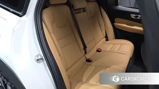 Volvo V60 Cross-Country 2nd Generation 2025 Белый из Кореи, фото 2