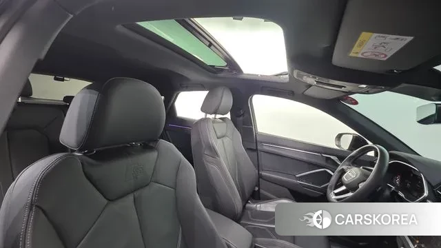 Audi Q3 (F3) 2022 Черный из Кореи, фото 2