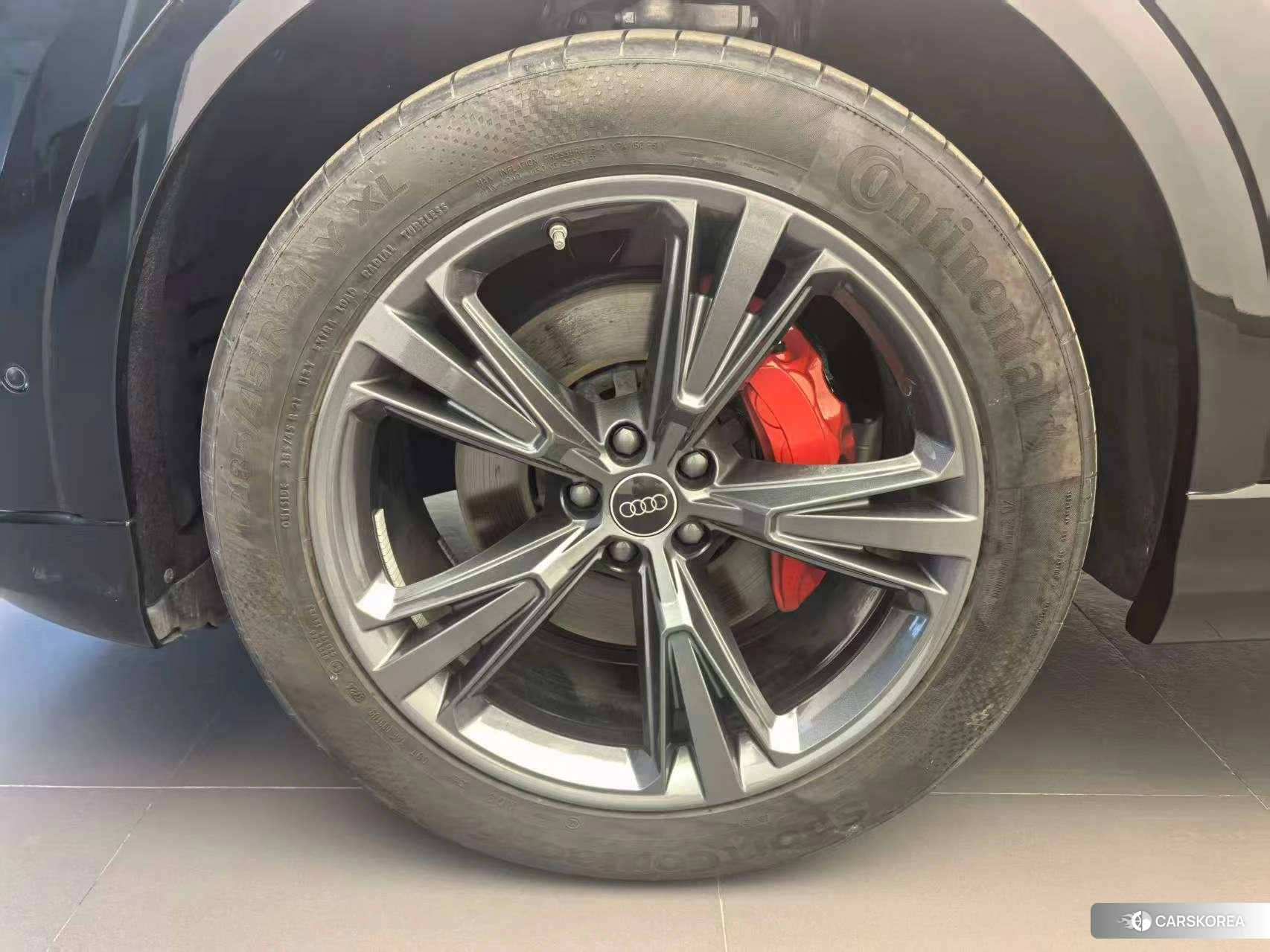 Audi Q8 2024 Черный из Китая, фото 2