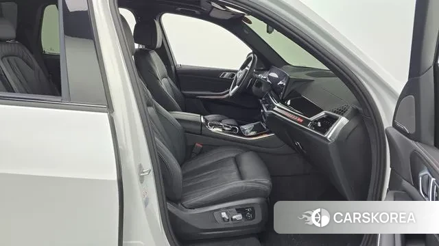 BMW X5 (G05) 2024 Белый из Кореи, фото 2