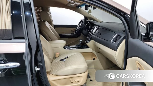 Kia The New Carnival 2019 Черный из Кореи, фото 2