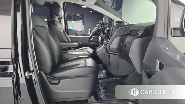 Hyundai Staria 2022 Черный из Кореи, фото 2