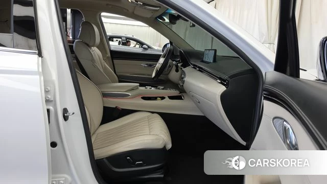 Genesis GV70 2021 Белый из Кореи, фото 2