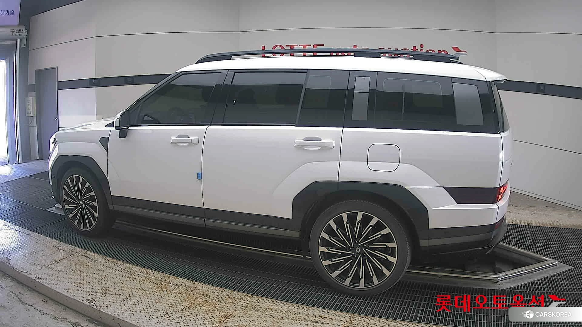 Hyundai Santa Fe 2024 Creamy White Pearl из Кореи, фото 2