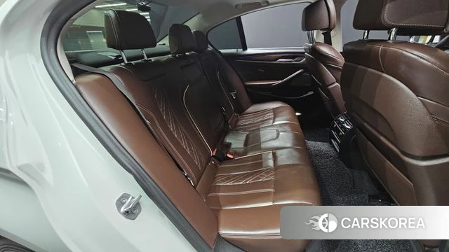 BMW 5 Series (G30) 2020 Белый из Кореи, фото 2