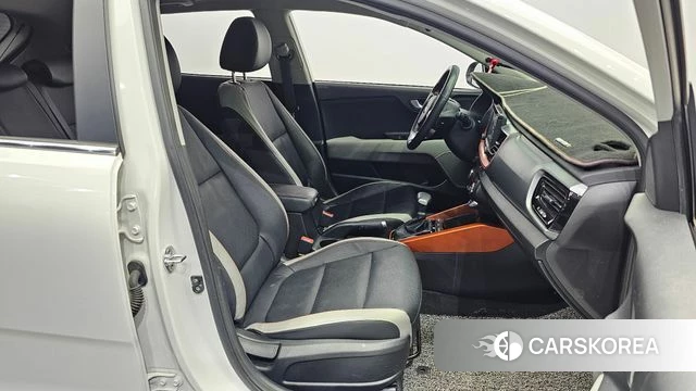 Kia Stonic 2020 Белый из Кореи, фото 2