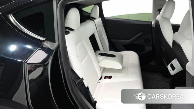 Tesla Model Y 2024 Черный из Кореи, фото 2