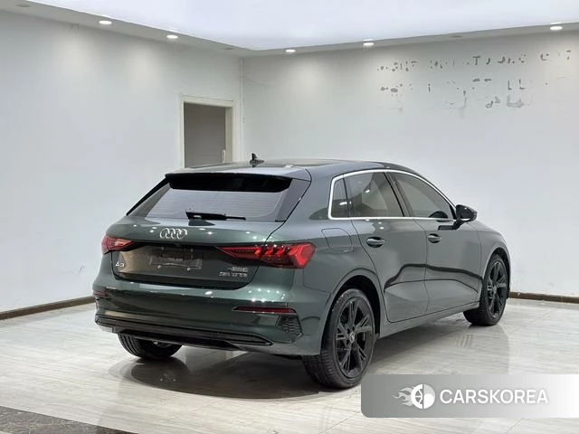 Audi A3 2023 Зеленый из Китая, фото 2