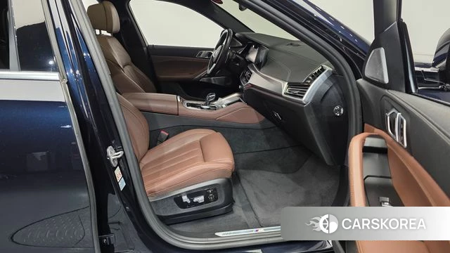 BMW X6 (G06) 2021 Черный из Кореи, фото 2