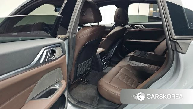 BMW 4 Series (G22) 2021 Цвет галактики из Кореи, фото 2