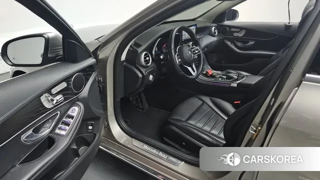 Mercedes-Benz C-Class W205 2019 Серебристо-серый из Кореи, фото 2