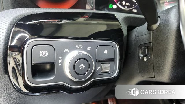 Mercedes-Benz A-Class W177 2025 Белый из Кореи, фото 2