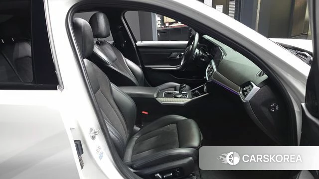 BMW 3 Series (G20) 2020 Белый из Кореи, фото 2