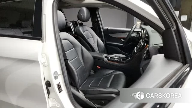 Mercedes-Benz GLC-Class X253 2018 Белый из Кореи, фото 2