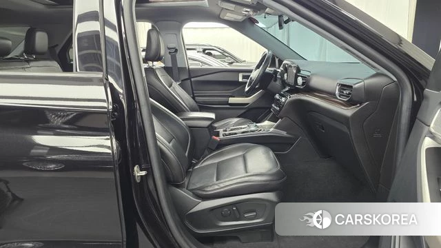 Ford Explorer 6th Generation 2022 Черный из Кореи, фото 2