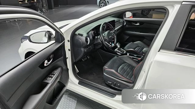 Kia The New K3 2nd generation 2022 Белый из Кореи, фото 2