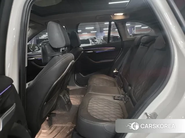 BMW X1 (F48) 2021 Белый из Кореи, фото 2