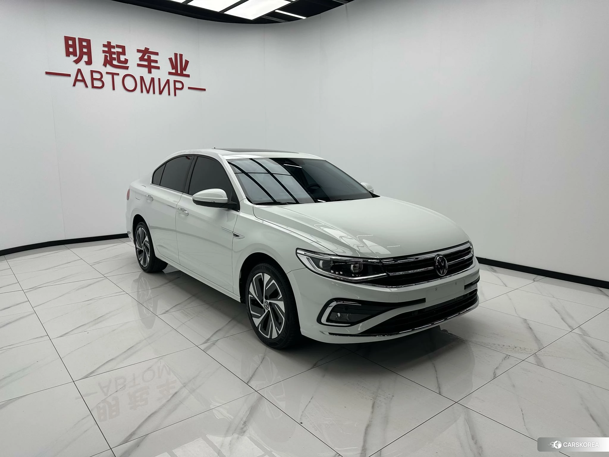 Volkswagen Bora 2022 Белый из Китая, фото 2