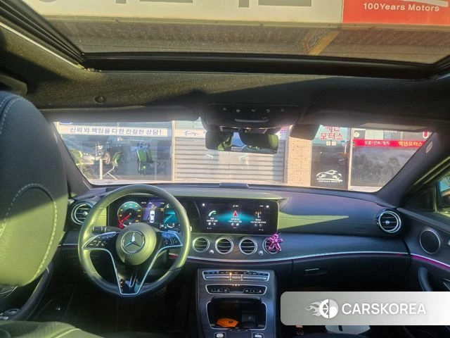 Mercedes-Benz E-Class W213 2022 Серый из Кореи, фото 2