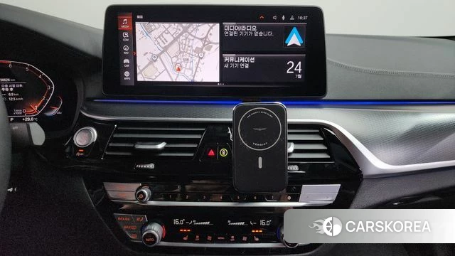 BMW 5 Series (G30) 2022 Черный из Кореи, фото 2