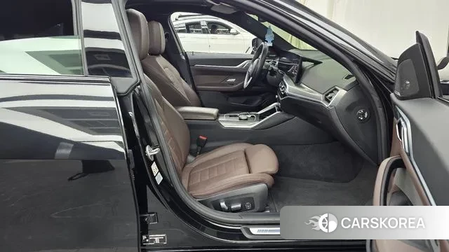 BMW i4 2023 Черный из Кореи, фото 2