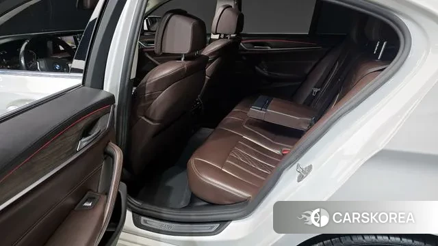 BMW 5 Series (G30) 2020 Белый из Кореи, фото 2