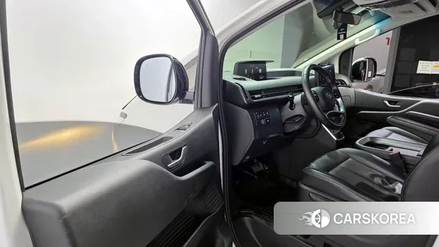 Hyundai Staria 2023 Белый из Кореи, фото 2