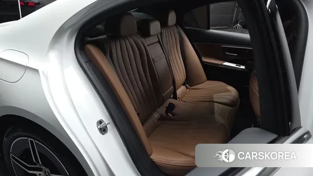 Mercedes-Benz E-Class W214 2024 Белый из Кореи, фото 2