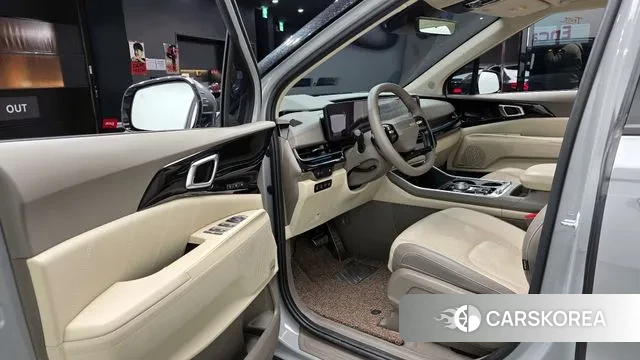 Kia The New Carnival 4th Generation 2025 Серебристо-серый из Кореи, фото 2