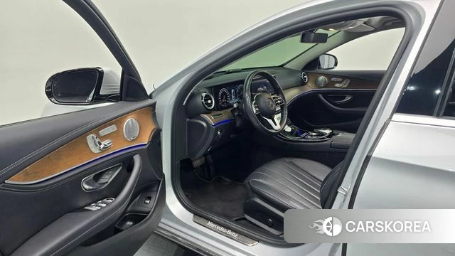 Mercedes-Benz E-Class W213 2020 Серебряный из Кореи, фото 2
