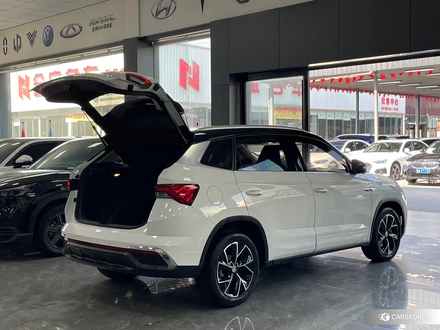Skoda Komick 2022 Белый из Китая, фото 2
